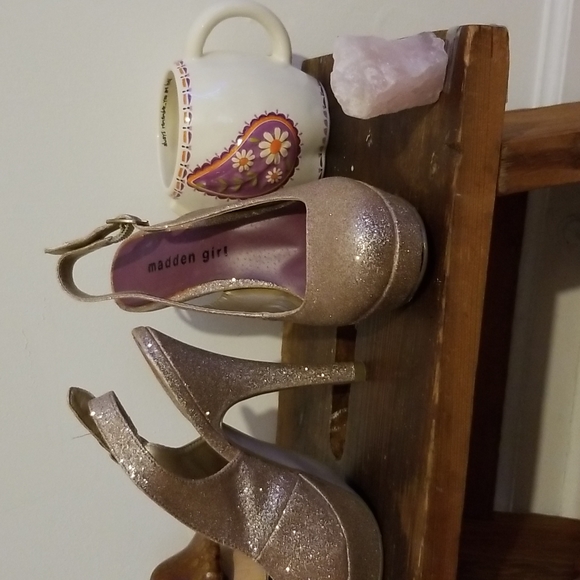 High Heels - Picture 6 of 6